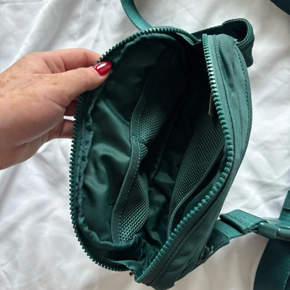 Lululemon Everywhere Belt Bag Large 2L - Picture 4 of 4